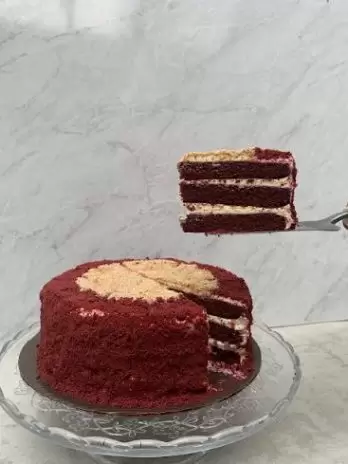 SPECIAL RED VELVET CAKE