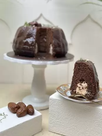 Sticky Date Pudding Bundt Cake